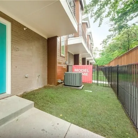 Rent this 2 bed condo on Texas Can Academy in Ross Avenue, Dallas