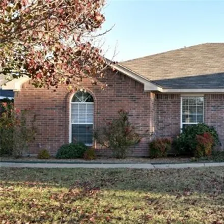 Rent this 4 bed house on 383 South Chestnut Street in Forney, TX 75126