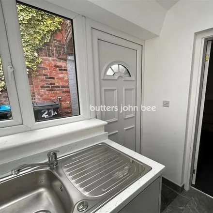 Image 5 - Manchester Road, Northwich, CW9 5LZ, United Kingdom - Apartment for rent
