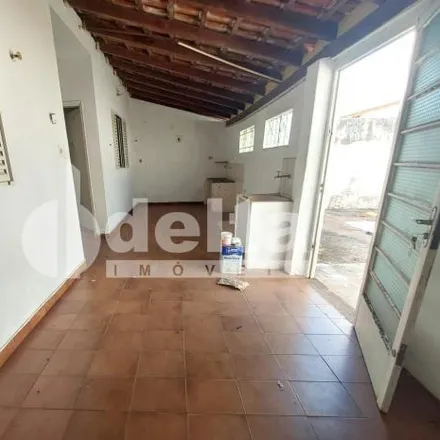 Rent this 2 bed house on Rua Rezende in Centro, Uberlândia - MG