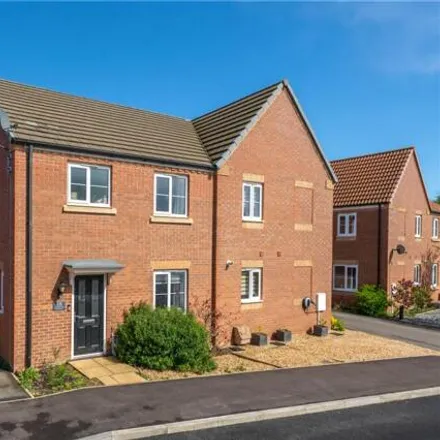 Buy this 3 bed duplex on Lingfield Park in Bourne, PE10 0ZD