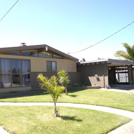 Buy this 3 bed house on 621 Walnut Lane in Hollister, CA 95024