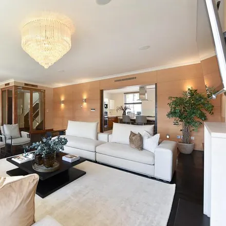 Rent this 4 bed apartment on Boydell Court in London, NW8 6NG