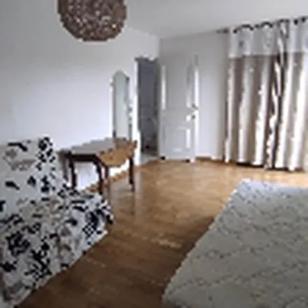Rent this 2 bed apartment on Place Jeanne Hachette in 60000 Beauvais, France