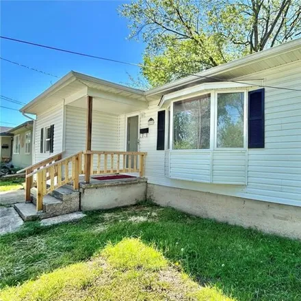 Buy this 3 bed house on 821 East Ellis Street in Salem, MO 65560