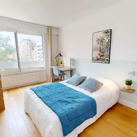 Rent this 4 bed room on 6 bis Rue de Vouillé in 75015 Paris, France