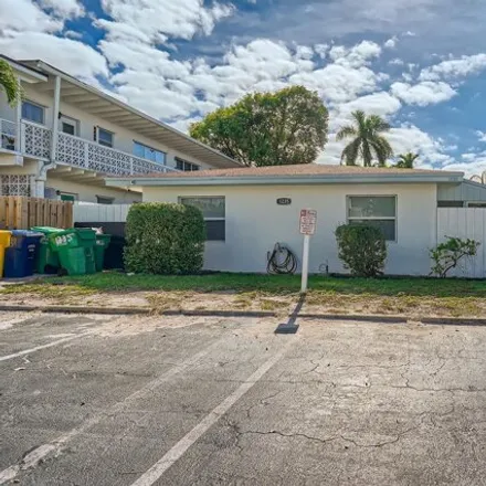Image 2 - 2443 Beach Road, Riviera Beach, FL 33404, USA - Apartment for rent