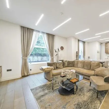 Rent this 2 bed apartment on Wellington Court in 116 Knightsbridge, London