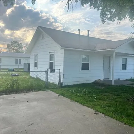 Buy this 2 bed house on 434 South Elliott Street in Pryor Creek, OK 74361