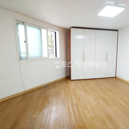 Rent this studio apartment on 서울특별시 강남구 논현동 243-16