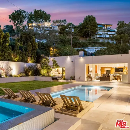 Image 1 - 1520 North Doheny Drive, Los Angeles, CA 90069, USA - House for sale