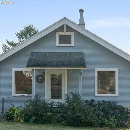 Image 2 - 307 Fir Avenue, Garibaldi, Tillamook County, OR 97118, USA - House for sale