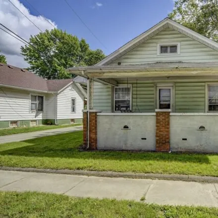 Buy this 3 bed house on 1236 East Phillips Street in Springfield, IL 62702