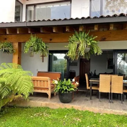 Rent this 4 bed house on Calle Tierras Blancas in Otumba, 52100 Valle de Bravo