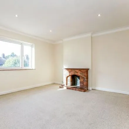 Rent this 1 bed apartment on Purley Oaks Station in Brighton Road, London