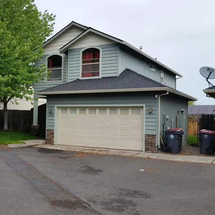 Buy this 3 bed house on 1289 Clearsprings Drive in Medford, OR 97501