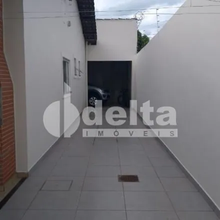 Buy this 3 bed house on Rua Munique in Jardim Europa, Uberlândia - MG