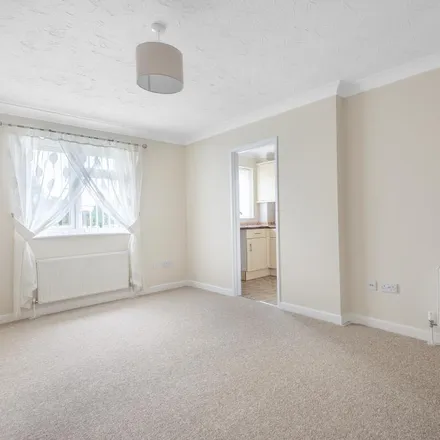 Image 7 - Clinton Crescent, Aylesbury, HP21 7JN, United Kingdom - Apartment for rent