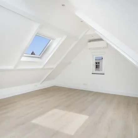 Rent this 5 bed apartment on Willemsparkweg 125C in 1071 GW Amsterdam, Netherlands