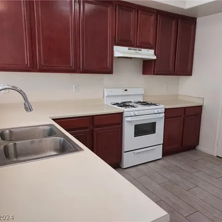 Image 4 - 1299 El Fuego Trail, Henderson, NV 89074, USA - House for rent