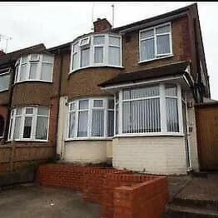 Rent this 3 bed townhouse on Goodfellows in 256 Marsh Road, Luton