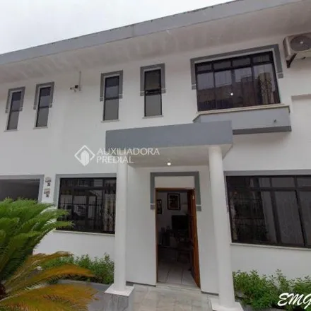Buy this 5 bed house on Rua Doutor Armando Valério de Assis in Agronômica, Florianópolis - SC