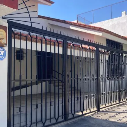 Rent this 3 bed house on Calle Cometa in Jardines del Bosque Norte, 44520 Guadalajara