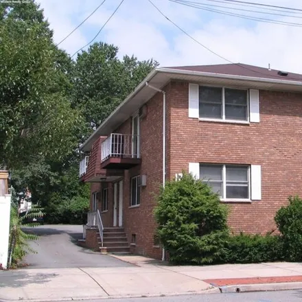 Rent this 1 bed house on 193 Park Avenue in East Rutherford, Bergen County
