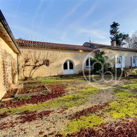Buy this 2 bed house on Bordeaux in Gironde, France