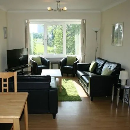 Rent this 3 bed apartment on Greenhead Street in Glasgow, G40 1HT