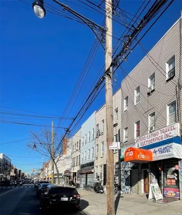 Image 2 - 191 Wyckoff Avenue, New York, NY 11237, USA - House for sale