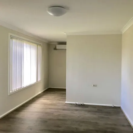 Image 2 - Hull Avenue, Lurnea NSW 2170, Australia - Apartment for rent