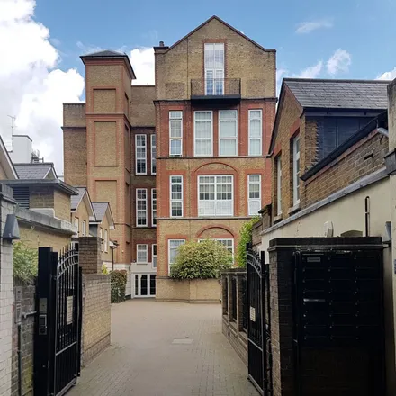 Rent this 3 bed apartment on 20 Red Lion Street in London, WC1R 4PJ