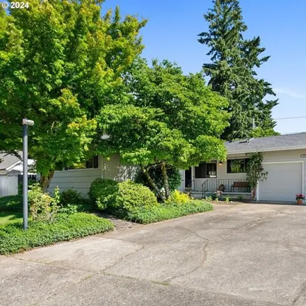 Buy this 4 bed house on 16916 SE Franklin St in Portland, Oregon
