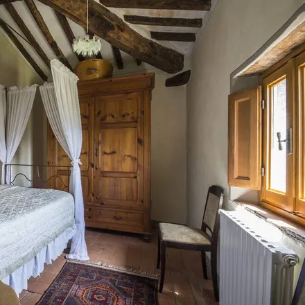 Rent this 4 bed house on Pescia in Via della Stazione, 51017 Pescia PT