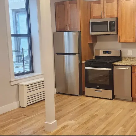 Rent this 3 bed apartment on St Nicholas Ave