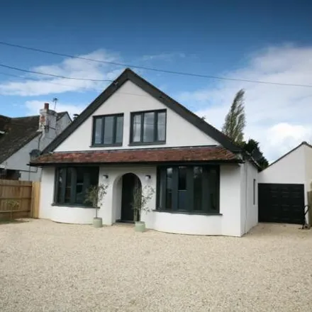 Buy this 5 bed house on London Road in South Oxfordshire, OX9 2NU