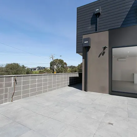 Rent this 3 bed townhouse on Horizon Drive in Maribyrnong VIC 3032, Australia