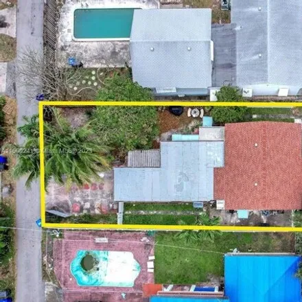 Buy this 6 bed house on 2439 Coolidge Street in Hollywood, FL 33020