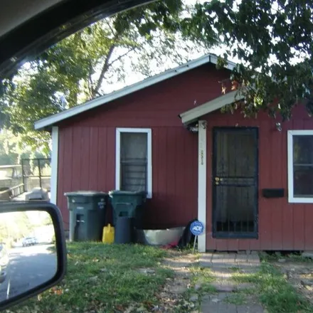 Buy this 2 bed house on 1519 Basin Street in Blytheville, AR 72315