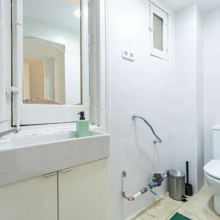 Rent this 11 bed apartment on Instituto de Educación Secundaria San Isidro in Calle de los Estudios, 28012 Madrid