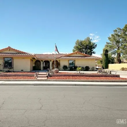 Buy this 3 bed house on 1001 North Inyo Street in Ridgecrest, CA 93555