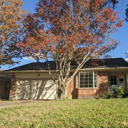 Rent this 3 bed house on 10910 Brockbank Drive in Dallas, TX 75229