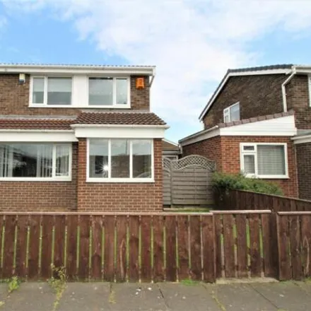 Rent this 3 bed duplex on Chester Way in Jarrow, NE32 4TG