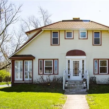 Rent this 3 bed house on 3326 Dellwood Road in Cleveland Heights, OH 44118