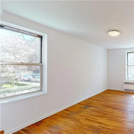 Image 2 - 2531 East 7th Street, New York, NY 11235, USA - Condo for sale