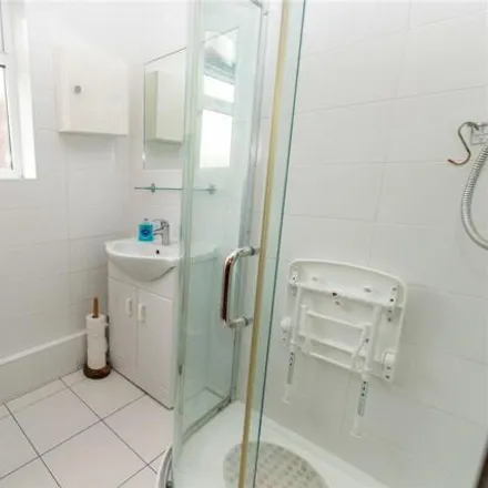 Image 5 - Candale Close, Dunstable, LU6 3PD, United Kingdom - House for sale