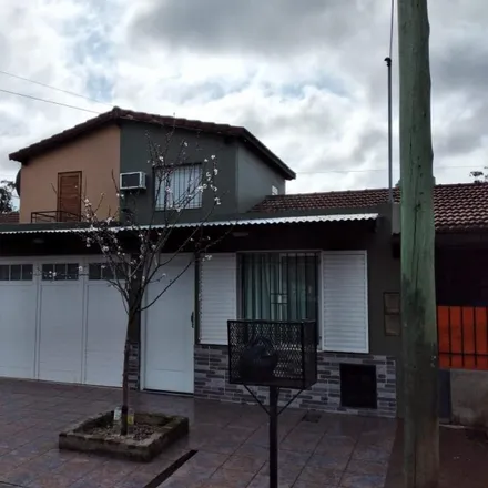 Buy this 2 bed house on Avenida 58 2904 in Partido de Necochea, Necochea