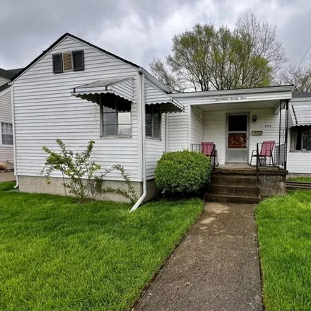 Buy this 2 bed house on Alley in Springfield, OH 45504