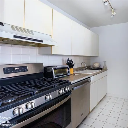 Image 3 - 222 WEST 14TH STREET 5H in West Village - Townhouse for sale